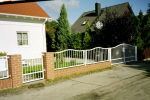 Zaun mit Sockel Zaun mit Sockel
